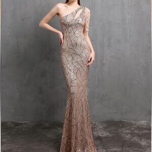 NWT BABEYOND Sequin One-Shoulder Mermaid Gown Dress Size L Champagne Gold Formal